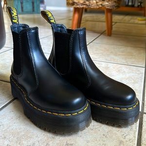Dr. Martens Chelsea Platform boots